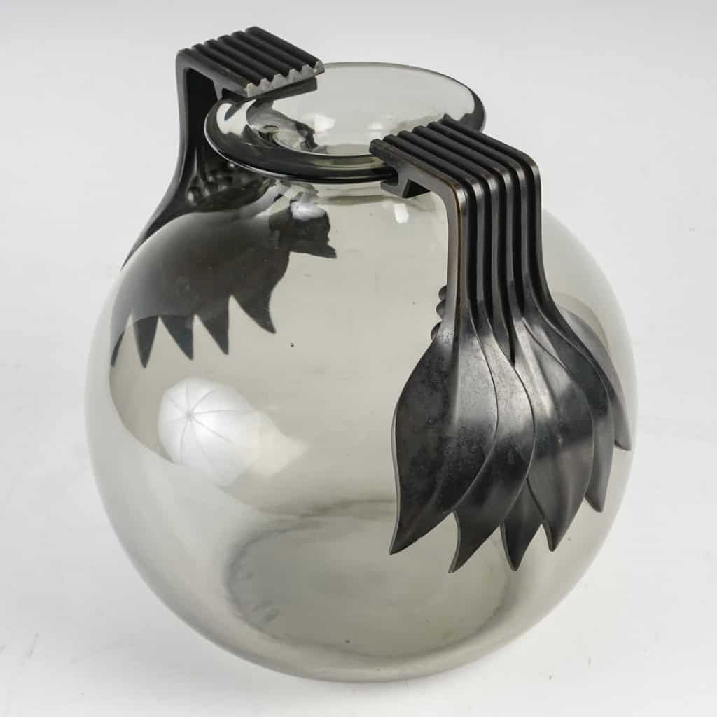 Vase « Senlis » verre gris clair et bronze patiné de René LALIQUE | Biron |||||||||