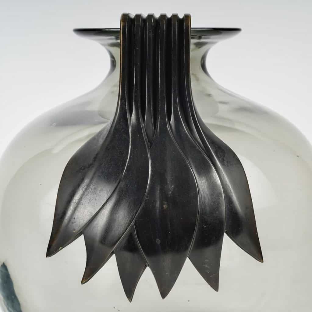 Vase « Senlis » verre gris clair et bronze patiné de René LALIQUE | Biron Vase "Senlis" verre gris clair et bronze patiné de René LALIQUE