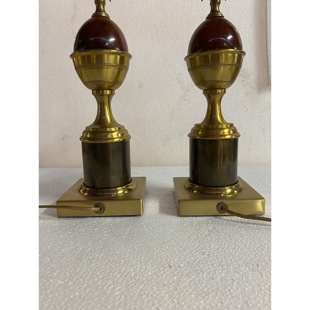 1970′ Paire De Lampes En Bronze Style Maison Charles Avec Oeuf En Bakélite Couleur Ambrée | Biron 1970′ Paire De Lampes En Bronze Style Maison Charles Avec Oeuf En Bakélite Couleur Ambrée