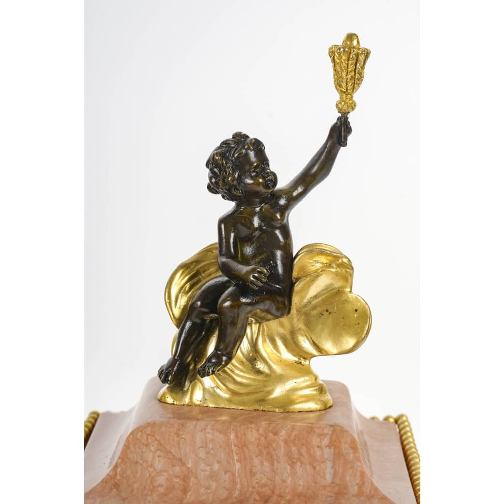 Une Garniture De Cheminée En Bronze Doré Et Marbre Fin XIXème Siècle | Biron Une Garniture De Cheminée En Bronze Doré Et Marbre Fin XIXème Siècle