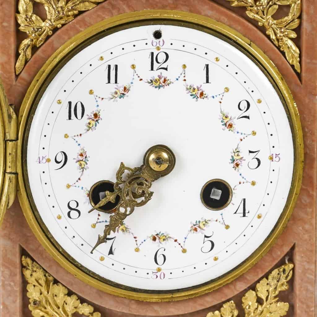 Une Garniture De Cheminée En Bronze Doré Et Marbre Fin XIXème Siècle | Biron Une Garniture De Cheminée En Bronze Doré Et Marbre Fin XIXème Siècle
