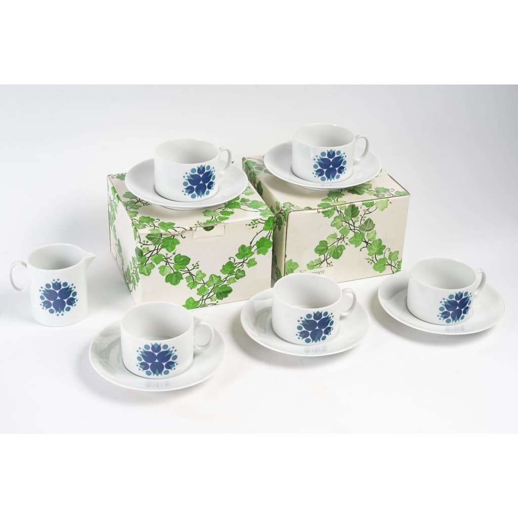 4 tasses et sous-tasses en porcelaine des années 1960 de la Maison Thomas | Biron 4 tasses et sous-tasses en porcelaine des années 1960 de la Maison Thomas