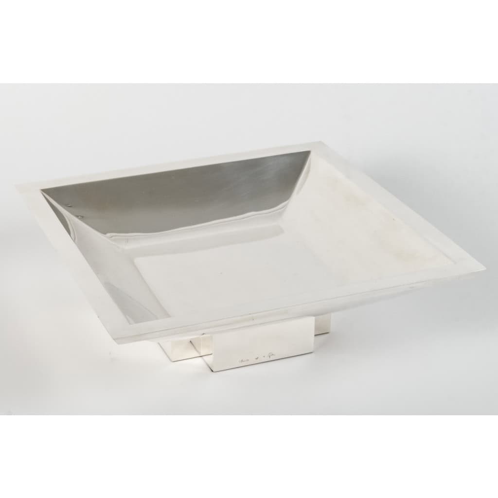 D. GARRIDO – Centre de Table Carré en Argent Massif XXe | Biron |||||||