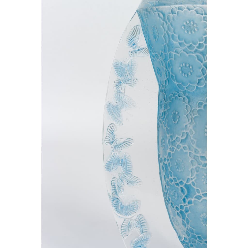 René LALIQUE (1860 – 1945) Vase « Papillons » – 1936 | Biron René LALIQUE (1860 - 1945) Vase "Papillons" - 1936