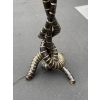 1970′ Lampadaire Palmier Yuka en Laiton Et fer Patiné Maison Jansen 3 Têtes Style Brutaliste | Biron 1970′ Lampadaire Palmier Yuka en Laiton Et fer Patiné Maison Jansen 3 Têtes Style Brutaliste