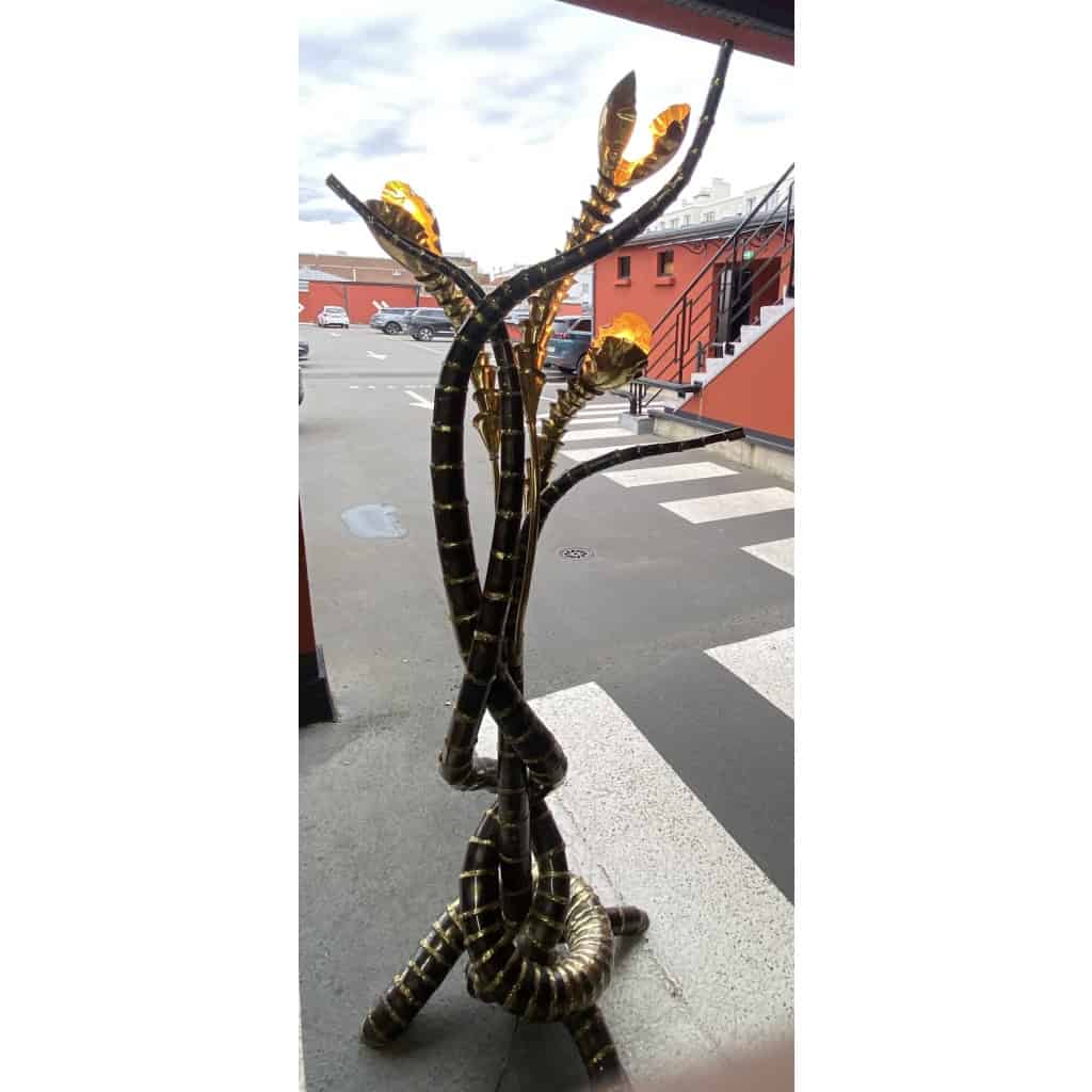 1970′ Lampadaire Palmier Yuka en Laiton Et fer Patiné Maison Jansen 3 Têtes Style Brutaliste | Biron 1970′ Lampadaire Palmier Yuka en Laiton Et fer Patiné Maison Jansen 3 Têtes Style Brutaliste