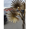 1970′ Lampadaire Palmier Yuka en Laiton Et fer Patiné Maison Jansen 3 Têtes Style Brutaliste | Biron 1970′ Lampadaire Palmier Yuka en Laiton Et fer Patiné Maison Jansen 3 Têtes Style Brutaliste