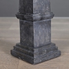 Paire de Petits Obélisques en Marbre gris et noir de style Napoléon III, XXème Siècle.