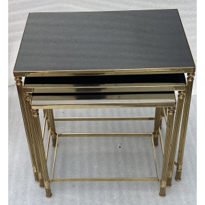 1970′ Tables Gigognes Maison Baguès, 3 Plateaux Miroir Noir et Montants Cannelés