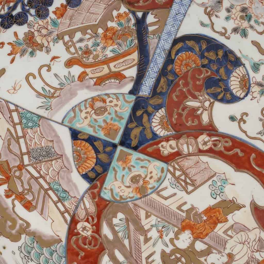 Très grand plat japonais avec décors de scène d’enfants et paysages | Biron Très grand plat japonais avec décors de scène d'enfants et paysages