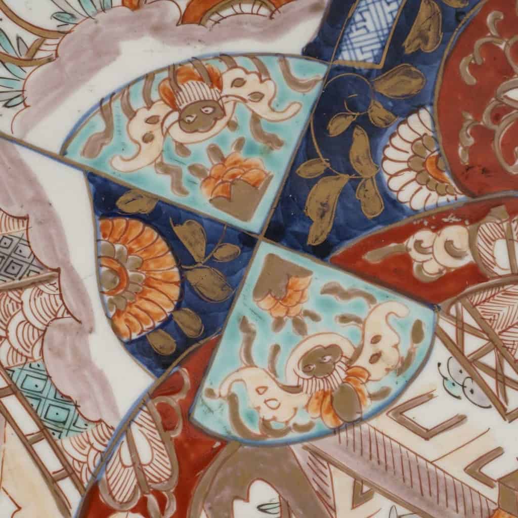 Très grand plat japonais avec décors de scène d’enfants et paysages | Biron Très grand plat japonais avec décors de scène d'enfants et paysages