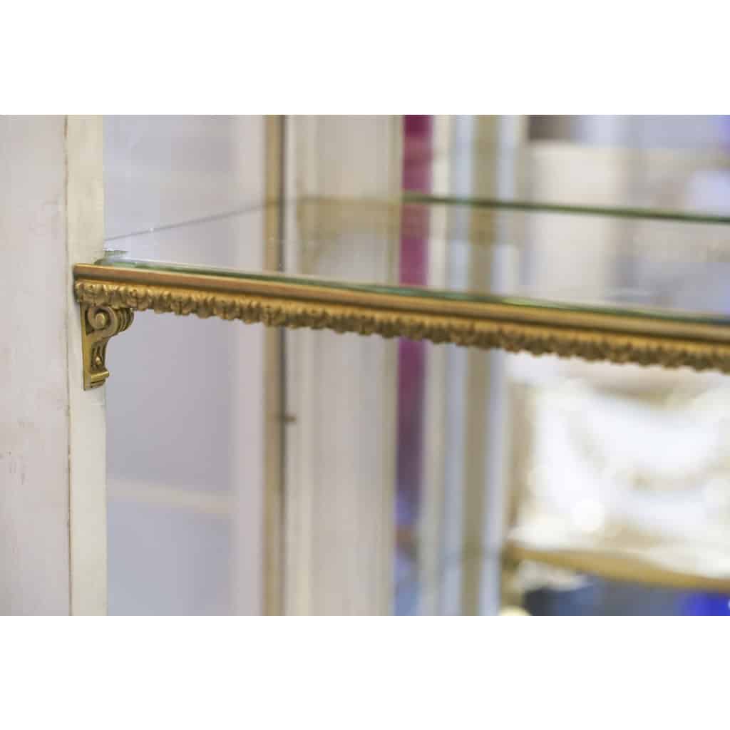 Vitrine De Style Louis XVI, d’époque N. 3, En Bois Sculpté, Doré à La Feuille D’or | Biron Vitrine De Style Louis XVI, d'époque N. 3, En Bois Sculpté, Doré à La Feuille D’or