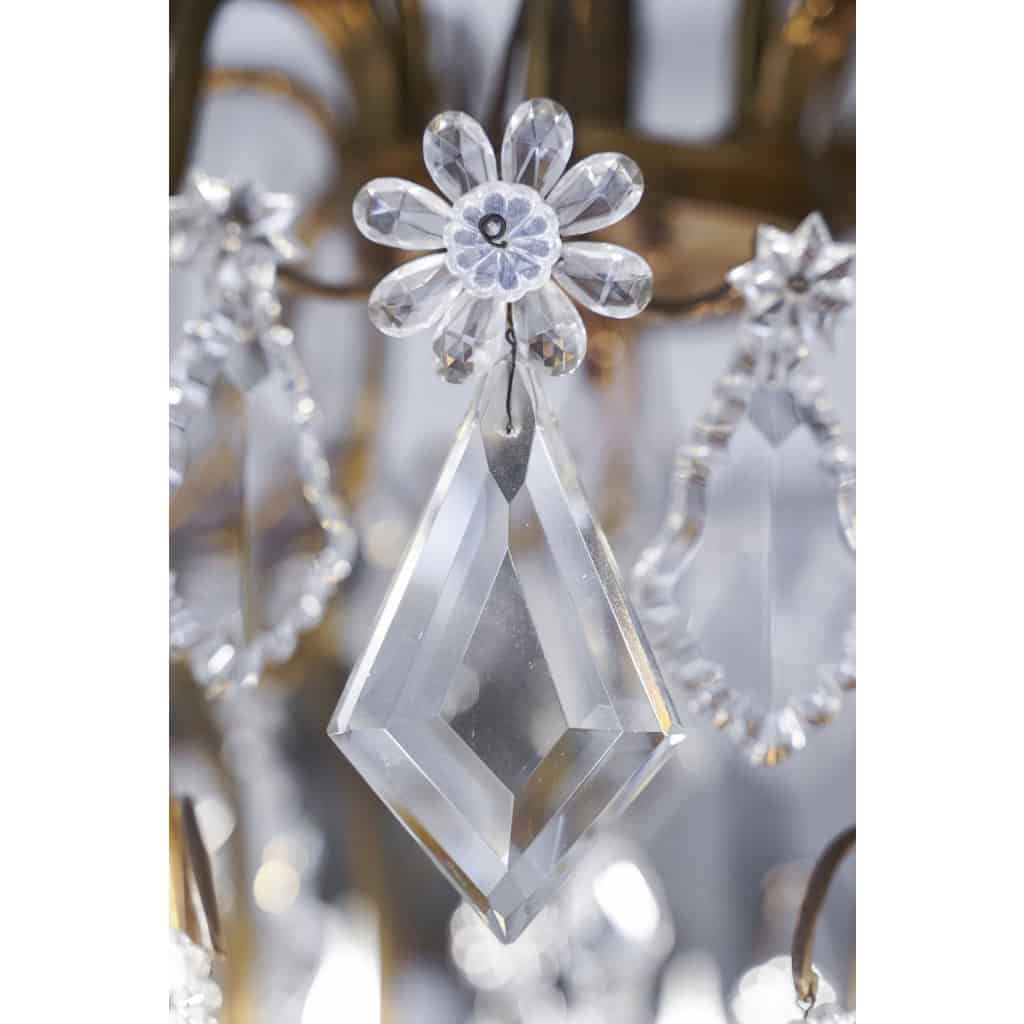 Lustre en bronze et cristal à 12 bras de Lumière | Biron Lustre en bronze et cristal à 12 bras de Lumière