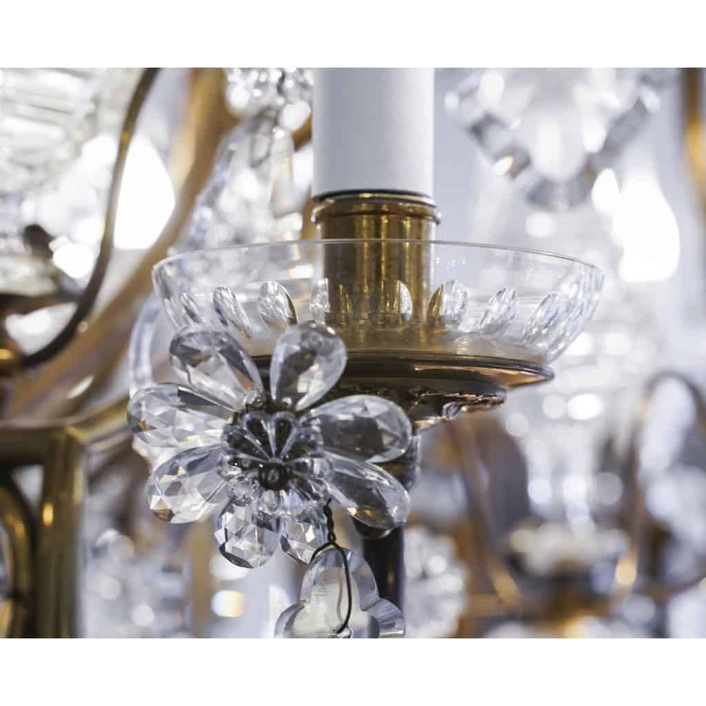Lustre en bronze et cristal à 12 bras de Lumière | Biron Lustre en bronze et cristal à 12 bras de Lumière