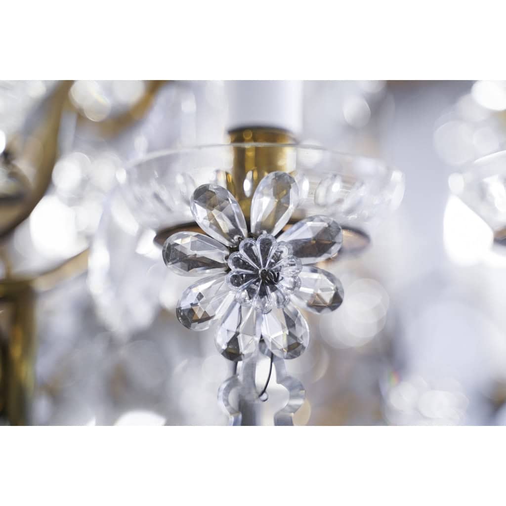 Lustre en bronze et cristal à 12 bras de Lumière | Biron Lustre en bronze et cristal à 12 bras de Lumière