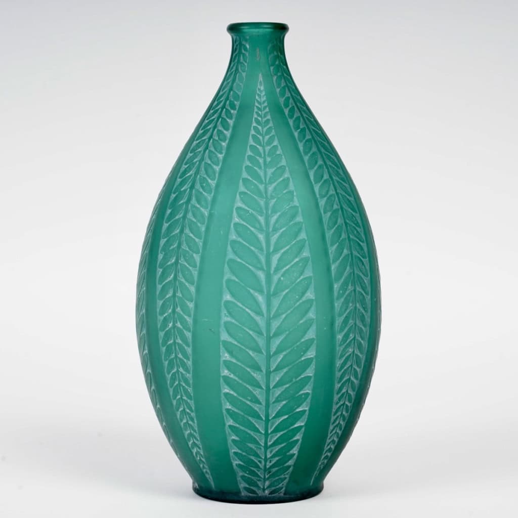 Vase « Acacia » verre vert émeraude patiné blanc de René LALIQUE | Biron |||||