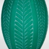 Vase « Acacia » verre vert émeraude patiné blanc de René LALIQUE | Biron Vase "Acacia" verre vert émeraude patiné blanc de René LALIQUE
