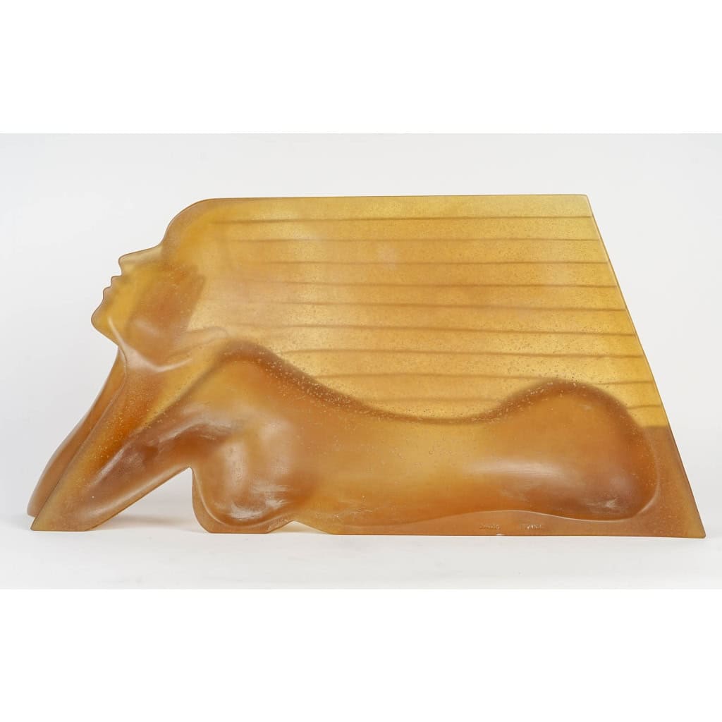 Daum France , sculpture en pate de verre de couleur ambre , édition limitée par Dan Dayli artist American de 150 piece . | Biron Daum France , sculpture en pate de verre de couleur ambre , édition limitée par Dan Dayli artist American de 150 piece .