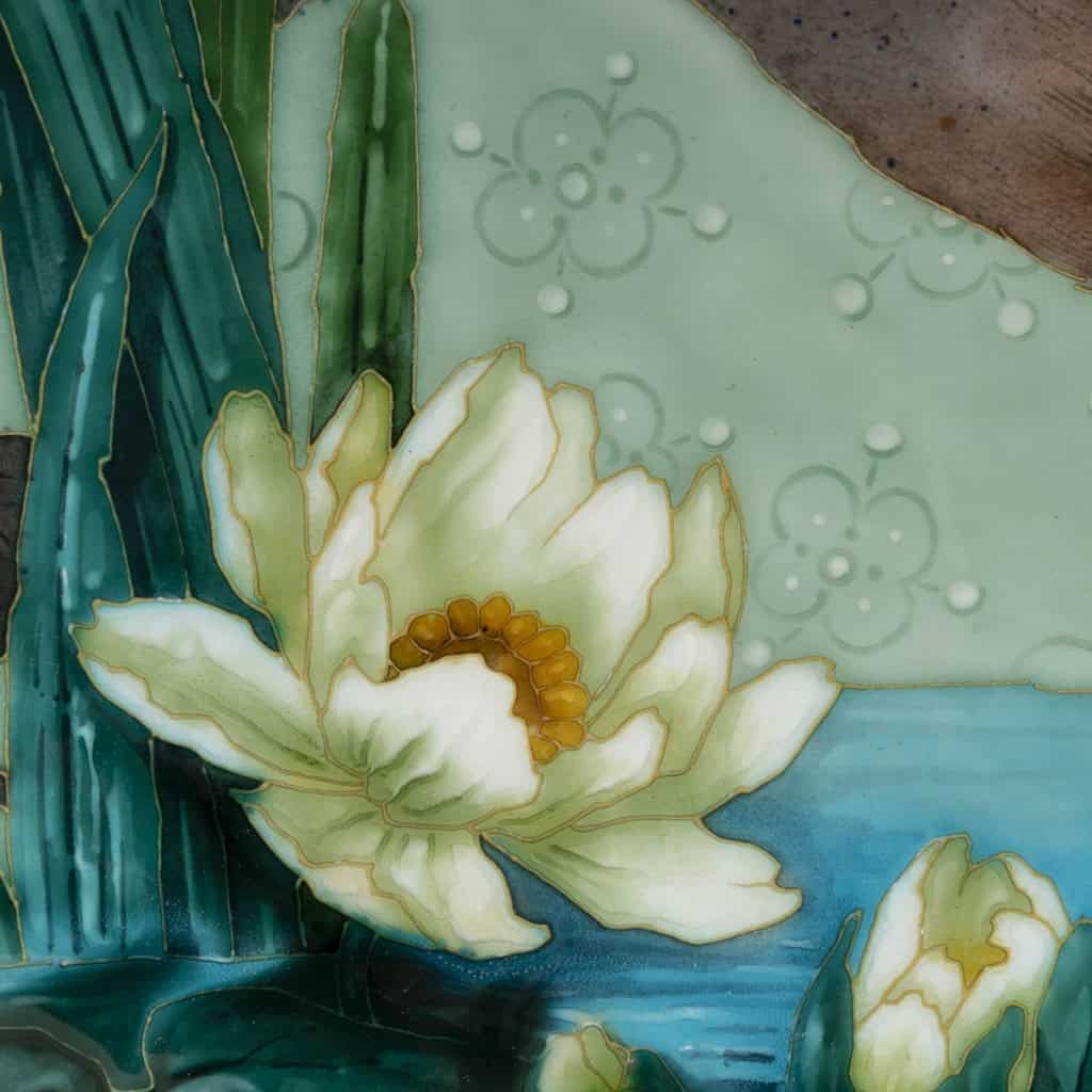 Glazed ceramic dish with polychrome decoration representing a mallard duck Produced by the Sèvres factory, signed Emile Richard, Art Nouveau period, circa 1900. | Biron Glazed ceramic dish with polychrome decoration representing a mallard duck Produced by the Sèvres factory, signed Emile Richard, Art Nouveau period, circa 1900.