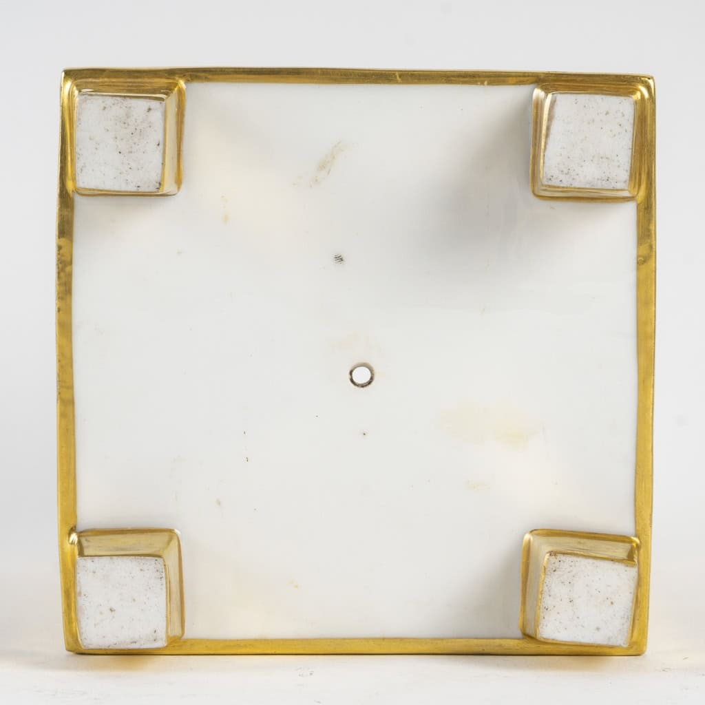 Flower box in Paris porcelain, with geometric polychrome decoration enhanced with gold, production of the second half of the XIXth century, circa 1860. | Biron Paris porcelain flower box, with geometric polychrome decoration enhanced with gold, production of the second half of the XIXth century, circa 1860.