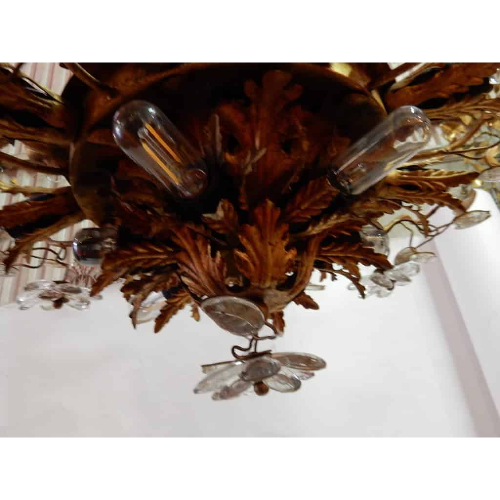 1970′ Plafonnier ou Applique à Décor de Fleurs et Feuilles en Métal Doré Style Maison Baguès Feuilles en Verre 15 Ampoules | Biron 1970′ Plafonnier ou Applique à Décor de Fleurs et Feuilles en Métal Doré Style Maison Baguès Feuilles en Verre 15 Ampoules