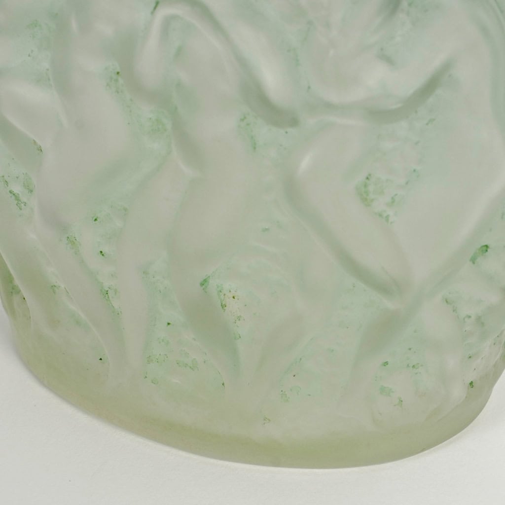 Flacon « Calendal » verre blanc patiné vert de René LALIQUE | Biron Flacon "Calendal" verre blanc patiné vert de René LALIQUE