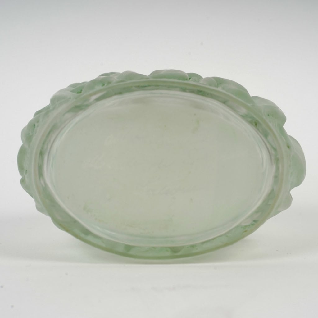 Flacon « Calendal » verre blanc patiné vert de René LALIQUE | Biron Flacon "Calendal" verre blanc patiné vert de René LALIQUE