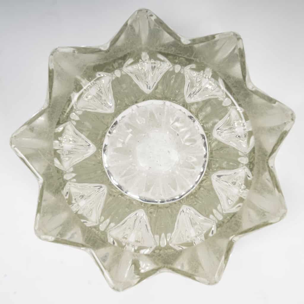 Vase en verre moulé des années 1950. | Biron Vase en verre moulé des années 1950.