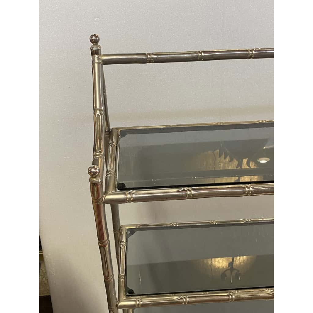 1970′ Étagère En Metal Nickelé à 4 Niveaux Style Maison Baguès Décor Bambou Plateaux Verres Fumés | Biron 1970′ Étagère En Metal Nickelé à 4 Niveaux Style Maison Baguès Décor Bambou Plateaux Verres Fumés