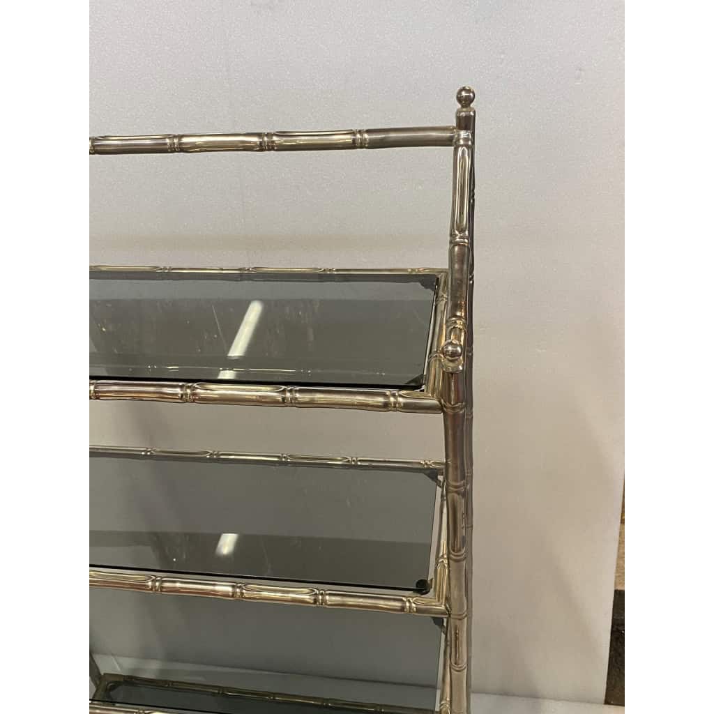 1970′ Étagère En Metal Nickelé à 4 Niveaux Style Maison Baguès Décor Bambou Plateaux Verres Fumés | Biron 1970′ Étagère En Metal Nickelé à 4 Niveaux Style Maison Baguès Décor Bambou Plateaux Verres Fumés