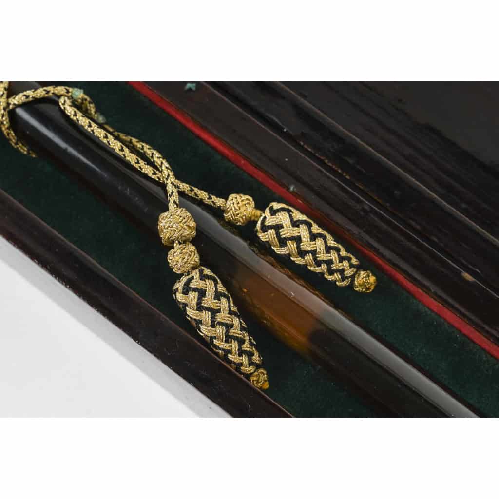 Exceptionnelle canne d’homme chinoise en écaille massive et pommeau d’or, vers 1860 | Biron Exceptionnelle canne d'homme chinoise en écaille massive et pommeau d'or, vers 1860