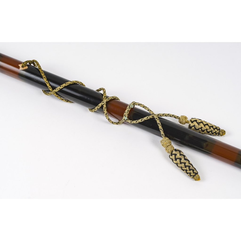 Exceptionnelle canne d’homme chinoise en écaille massive et pommeau d’or, vers 1860 | Biron Exceptionnelle canne d'homme chinoise en écaille massive et pommeau d'or, vers 1860