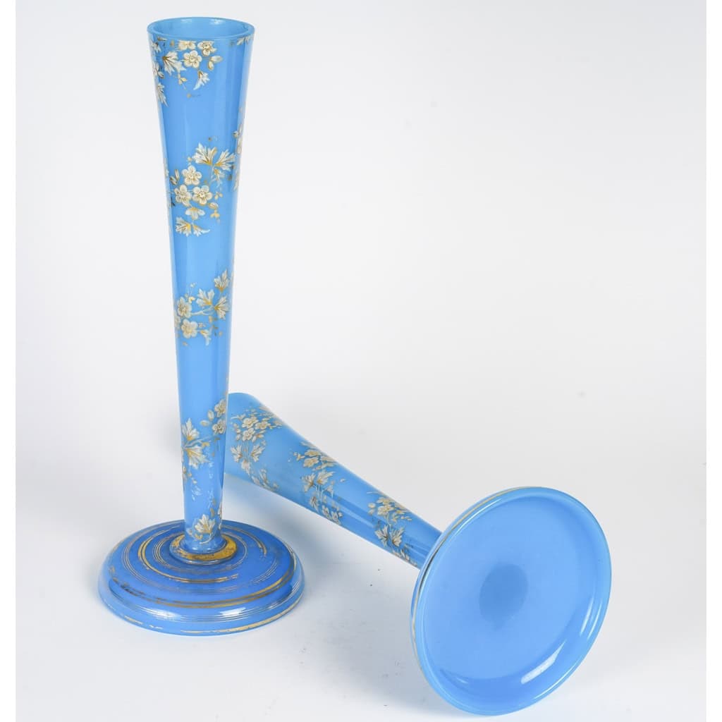 Opaline pair de vase émaillé d’époque 19em siècle | Biron Opaline pair de vase émaillé d’époque 19em siècle