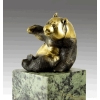 Sculpture en bronze doré et patinée représentant un Panda, XXème siècle. | Biron Sculpture en bronze doré et patinée représentant un Panda, XXème siècle.