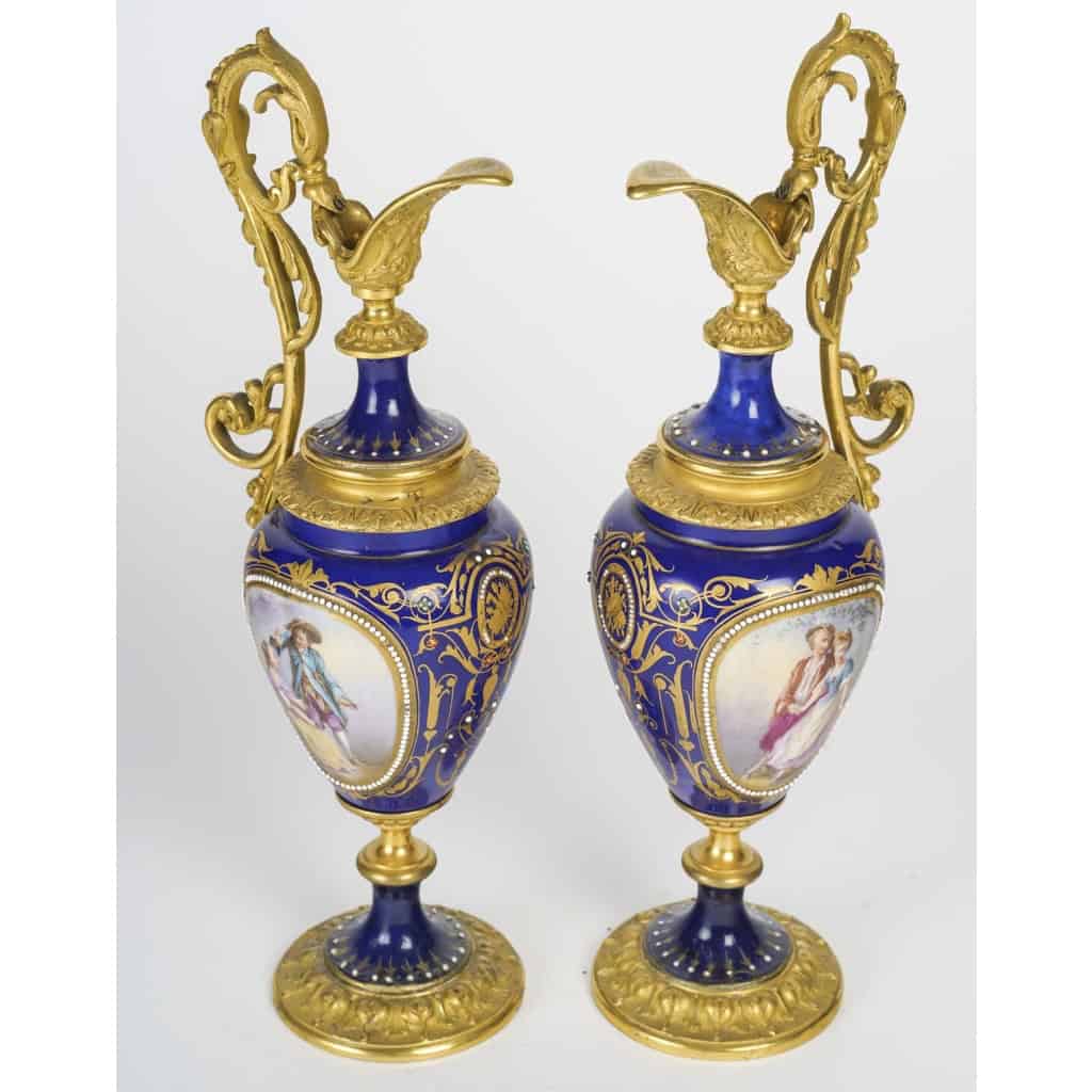 Sevres, dans le goût pair d’égayer en porcelaine et bronze doré | Biron ||||||||