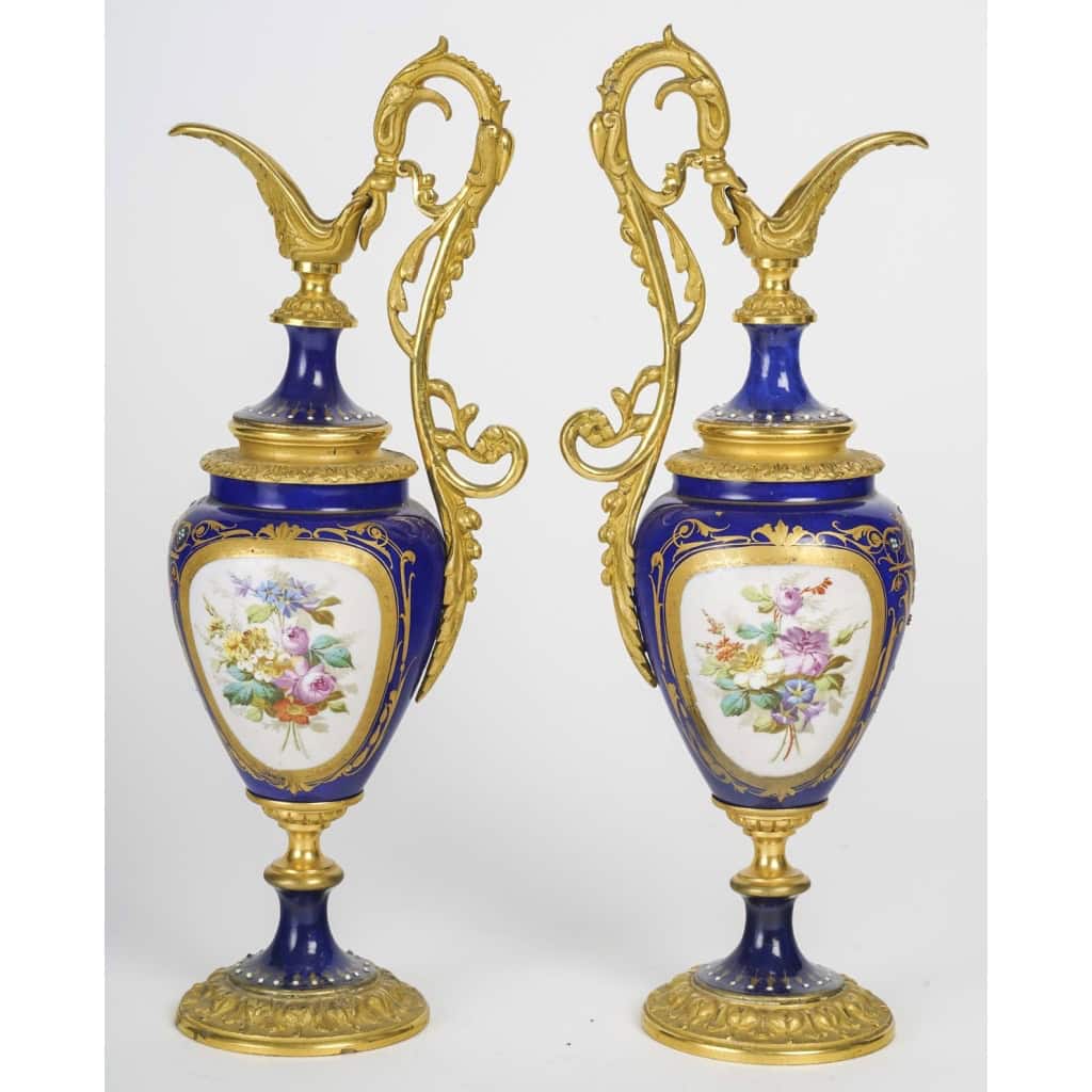 Sevres, dans le goût pair d’égayer en porcelaine et bronze doré | Biron Sevres, dans le goût pair d’égayer en porcelaine et bronze doré