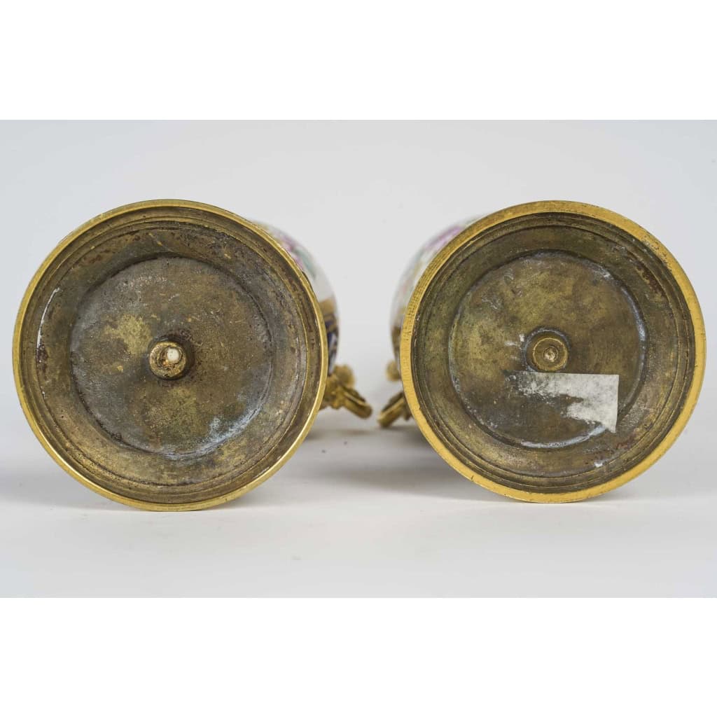 Sevres, dans le goût pair d’égayer en porcelaine et bronze doré | Biron Sevres, dans le goût pair d’égayer en porcelaine et bronze doré