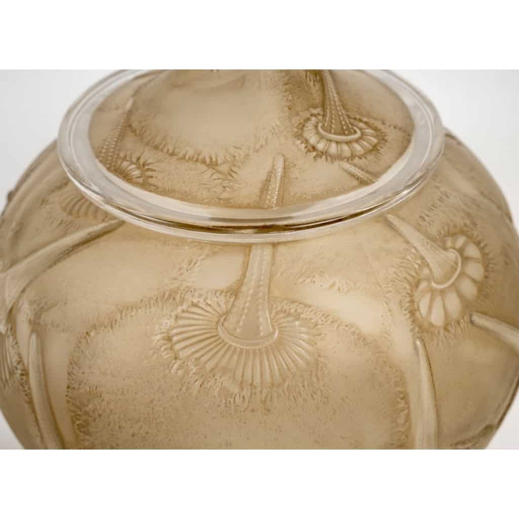 Boîte « Du Barry » verre blanc patiné sépia de René LALIQUE | Biron Boîte "Du Barry" verre blanc patiné sépia de René LALIQUE