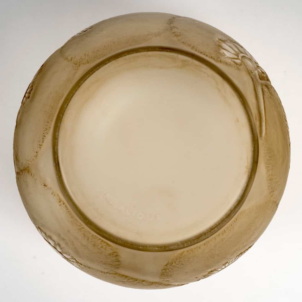 Boîte « Du Barry » verre blanc patiné sépia de René LALIQUE | Biron Boîte "Du Barry" verre blanc patiné sépia de René LALIQUE