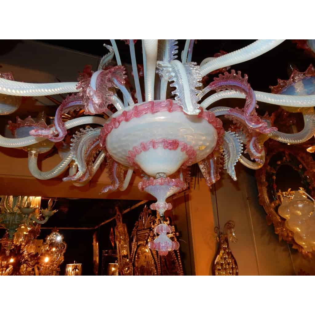 1950′ Lustre Murano à 12 Bras de Lumière en Verre Bleu Opalescent et Pâte de Verre Rose | Biron 1950′ Lustre Murano à 12 Bras de Lumière en Verre Bleu Opalescent et Pâte de Verre Rose