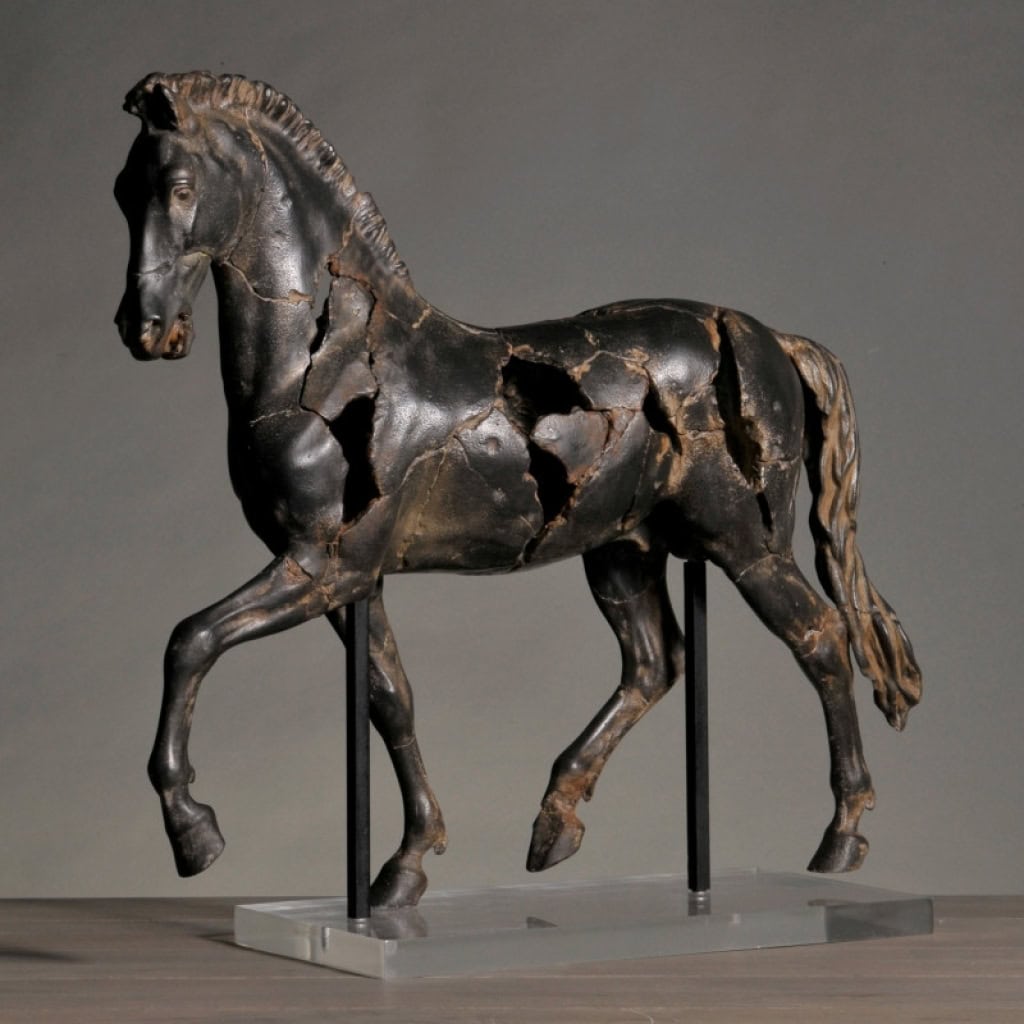 Sculpture d’un Cheval au Pas, Travail Contemporain, XXIème Siècle. | Biron Sculpture d’un Cheval au Pas, Travail Contemporain, XXIème Siècle.