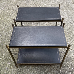 1970′ Paire De Bouts De Canapés à 2 Niveaux Maison Jansen Plateaux Cuir Vintage