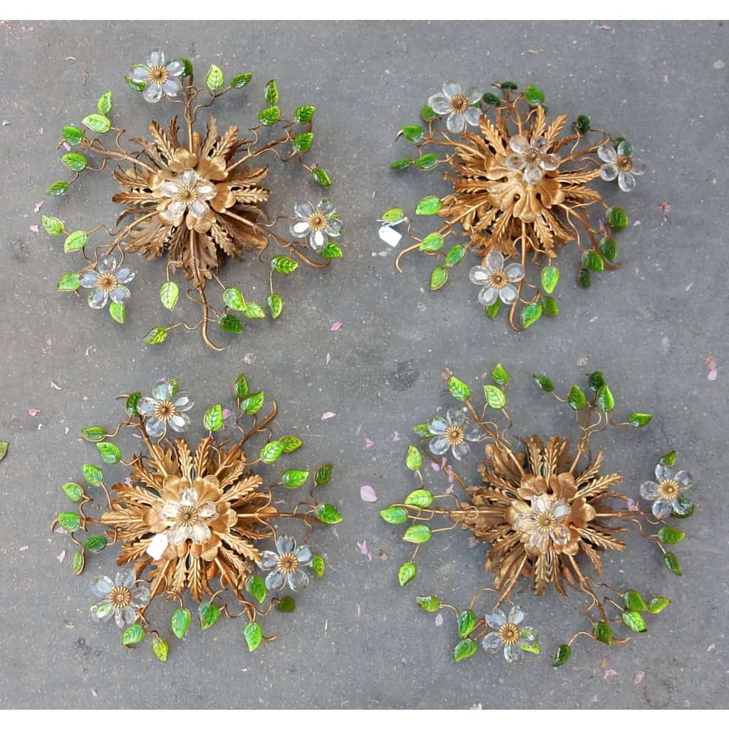 1970′ Paire de Plafonniers ou Appliques à Décor de Fleurs et Feuilles en Métal Doré Style Maison Baguès ou Banci Feuilles en Verre de Couleur Verte | Biron |||||||