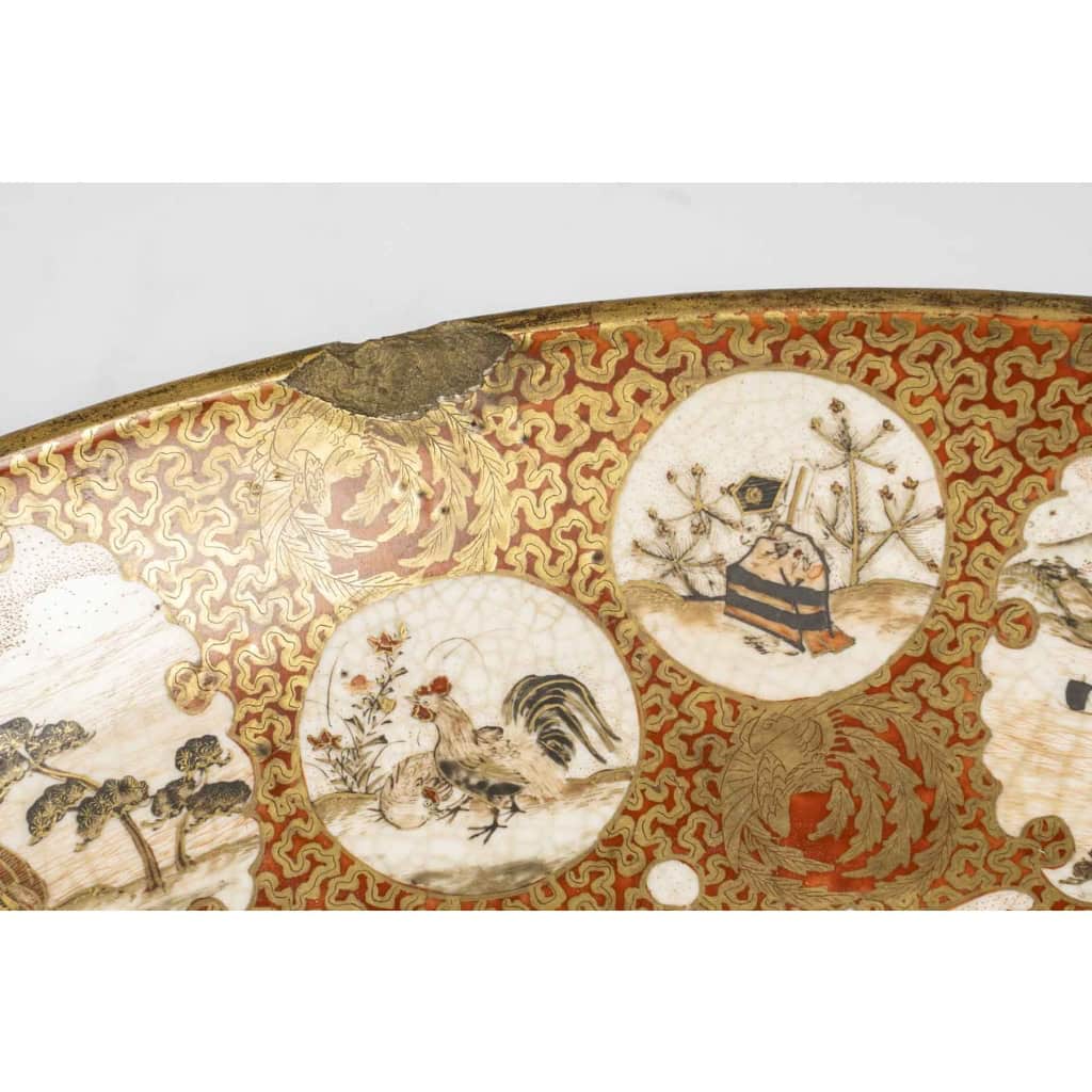 Plat japonais avec décors d’îles. | Biron Plat japonais avec décors d'îles.