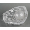 Gant de base-ball en cristal formant une coupe, XXème siècle. | Biron Gant de base-ball en cristal formant une coupe, XXème siècle.