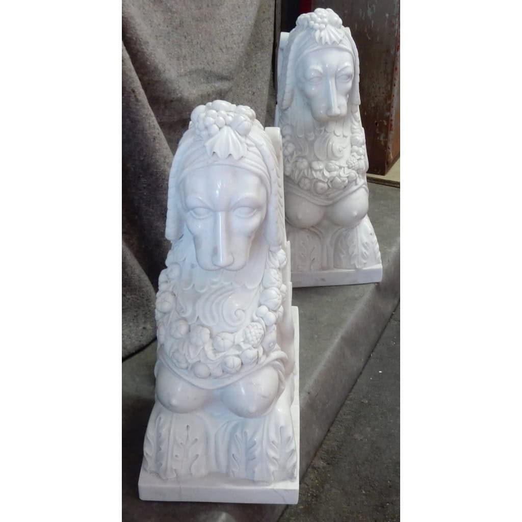 1950′ Paire de Sphinges En Marbre Blanc Statuaire | Biron 1950′ Paire de Sphinges En Marbre Blanc Statuaire