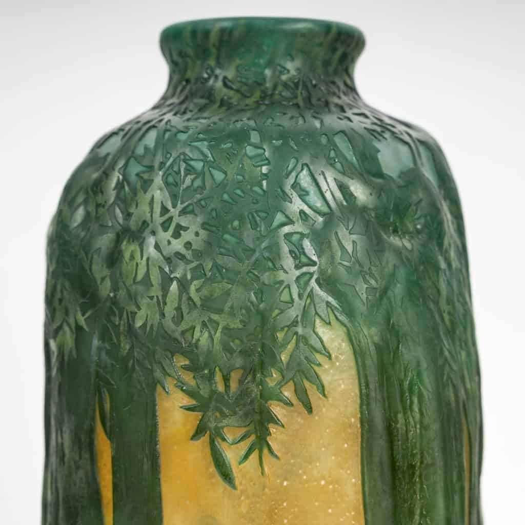 Daum Nancy – Vase Soufflé Moulé à Décor D’arbres Devant Un Paysage, Pâte De Verre Art Nouveau | Biron Daum Nancy - Vase Soufflé Moulé à Décor D’arbres Devant Un Paysage, Pâte De Verre Art Nouveau