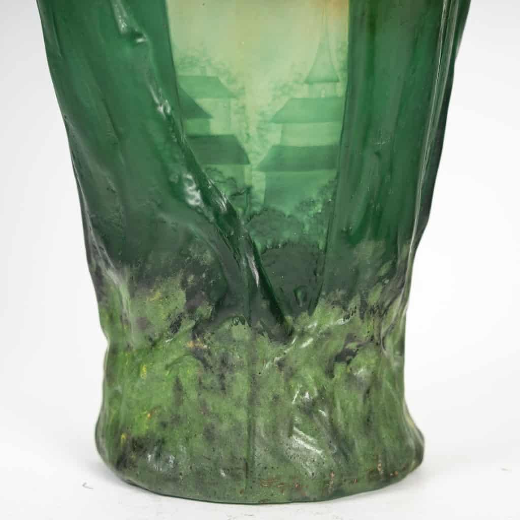 Daum Nancy – Vase Soufflé Moulé à Décor D’arbres Devant Un Paysage, Pâte De Verre Art Nouveau | Biron Daum Nancy - Vase Soufflé Moulé à Décor D’arbres Devant Un Paysage, Pâte De Verre Art Nouveau