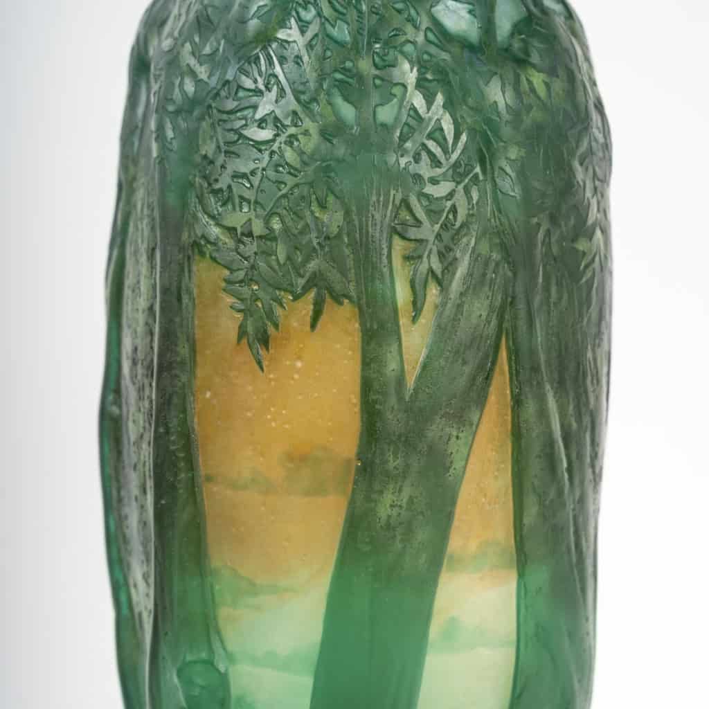 Daum Nancy – Vase Soufflé Moulé à Décor D’arbres Devant Un Paysage, Pâte De Verre Art Nouveau | Biron Daum Nancy - Vase Soufflé Moulé à Décor D’arbres Devant Un Paysage, Pâte De Verre Art Nouveau