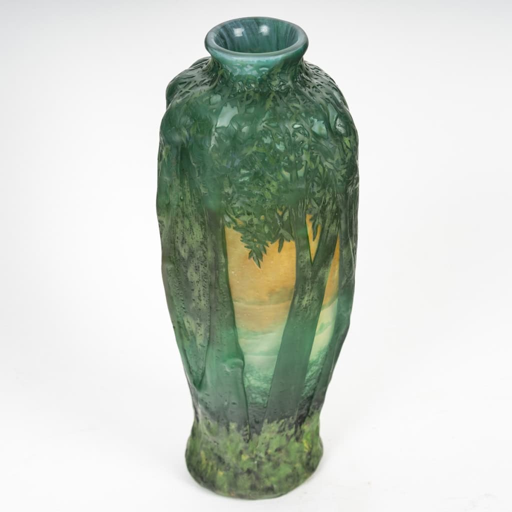 Daum Nancy – Vase Soufflé Moulé à Décor D’arbres Devant Un Paysage, Pâte De Verre Art Nouveau | Biron Daum Nancy - Vase Soufflé Moulé à Décor D’arbres Devant Un Paysage, Pâte De Verre Art Nouveau
